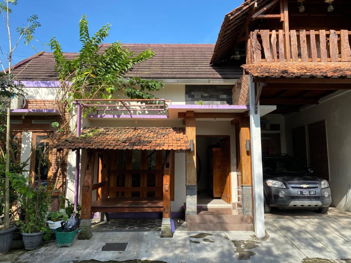 Rengganis Homestay Yogyakarta Exterior photo